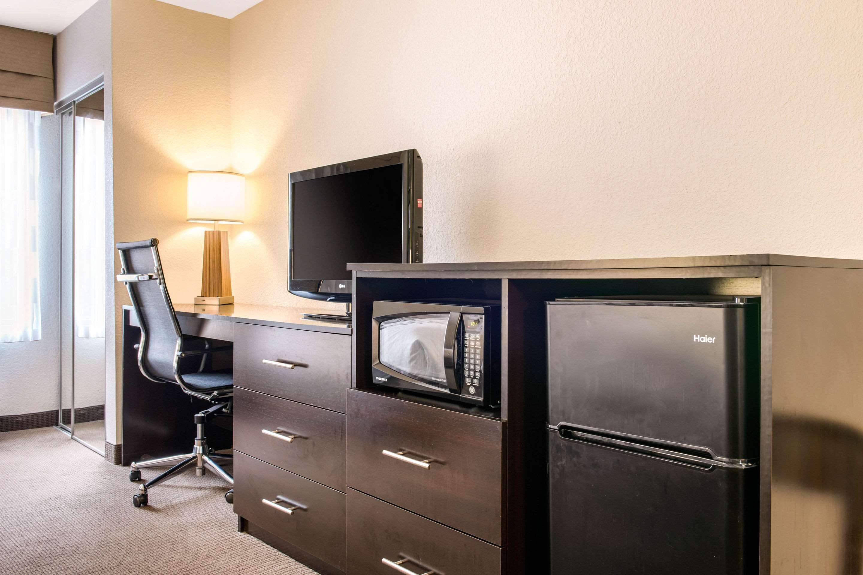 קולומבוס Sleep Inn & Suites מראה חיצוני תמונה